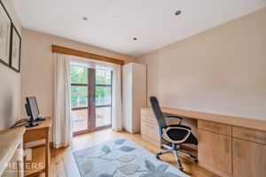 Study / Bedroom 4- click for photo gallery